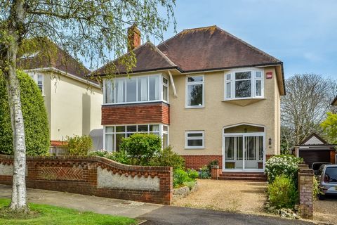 PROPERTY SUMMARY This imposing detached property is situated in what is referred to locally as one of Drayton's most popular tree lined avenues, being the widest avenue on the 'Welsh' hillslopes. The accommodation provides 2184 sq ft of living space ...