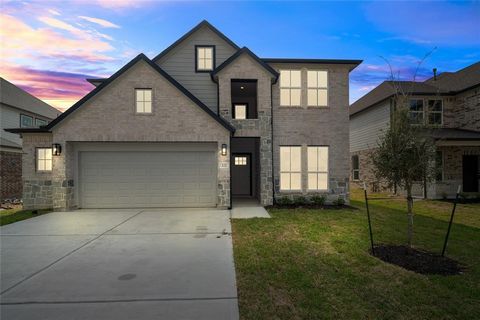LONG LAKE NEW CONSTRUCTION - Welcome home to 321 Spruce Oak Lane located in the community of Beacon Hill and zoned to Waller ISD. This floor plan features 6 bedrooms, 4 full baths and an attached 3-car garage. You don't want to miss all this gorgeous...