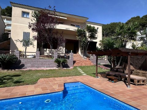 Exclusive House with Pool in Segur de Calafell Description: Welcome to paradise in Segur de Calafell! This stunning home combines modern comfort with Mediterranean charm in an enviable location. With a private pool and ample spaces, this property is ...