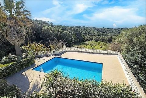 In the heart of the enchanting island of Menorca, you will find an exceptional country house, surrounded by fields of aromatic plants and a unique landscape. The farmhouse, built in the Menorcan rural style, testifies to the rich tradition of the are...