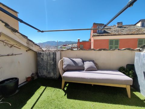 For sale exclusively in your DESA IMMOBILIER agency, on the 3rd floor in the heart of the Citadel, in one of the oldest buildings in Bastia, dating from 1476, which housed the old Genoese town hall, a magnificent fully renovated T4 duplex apartment o...
