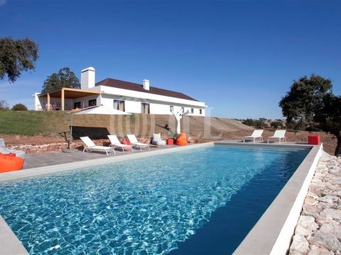 The Monte da Boavista estate covers an area of 27,630 sqm and includes a 204 sqm 5-bedroom villa, located in the village of Santa Susana, Alcácer do Sal. Built in 2015, with an architectural design by Atelier Actual 2, it features a contemporary styl...