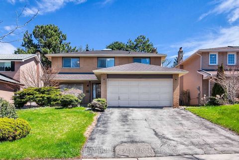 Opportunity awaits you with this 2 story brick home built on a large 150Ft deep Lot. Enjoy living on Barkwood Crescent in the sought after Hillcrest Village Community. A lovely sun filled home with skylight. Ensuite bathroom and large walk in closet ...