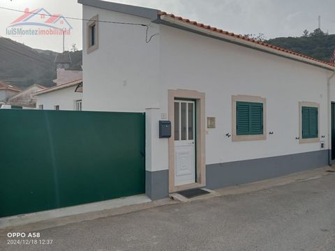 2 bedroom villa, renovated, with patio for rent in the town of Pó, municipality of Bombarral. 83 km from Lisbon, 70 km from Leiria, 60 km from Santarém and 2 km from the beaches of Oeste. The lease is made with two (2) months of rent + one (1) of sec...