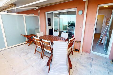 Dit moderne tweekamerappartement met airconditioning is gelegen in een recente luxe residentie in het centrum van Menton, op slechts een steenworp afstand van het voetgangersgebied, de zee en alle essentiële voorzieningen. Het appartement van 44 m² l...