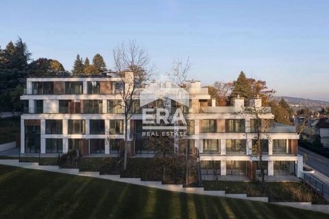 ERA Gold präsentiert Ihnen eine geräumige und helle Ein-Zimmer-Wohnung mit eigenem Landschaftsgarten in einem neuen modernen Wohngebäude in attraktiver Lage im prestigeträchtigen Stadtteil Bojana. Die Lage hat den einzigartigen Vorteil, dass sie das ...