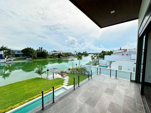 Casa del Sol Residential i Cancun: En juvel av lyx och exklusivitet Residencial Casa del Sol ligger i en av de mest prestigefyllda utvecklingarna i Cancun och är definitionen av lyx, komfort och säkerhet. Denna premiumutveckling, med ständigt växande...