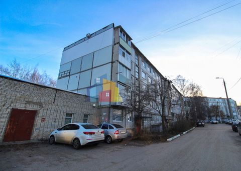 Номер в базе: 52785. В продаже 2-комнатная квартира расположенная по адресу Тульская область, Веневский район, г. Венев, мкр. Южный, д. 20. Квартира расположена на 4 этаже пятиэтажного панельного дома. Общая площадь квартиры 50.5 кв. м., жилая площад...