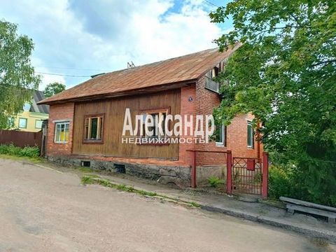 1700240 Продается зимний дом на участке 15 соток (категория земель: земли населенных пунктов). Общая площадь дома составляет 135,3 кв. м., из которой жилой дом- 70 кв.м., подвал-50,7 кв.м., мансарда-16,9 кв.м. , пристройка-20,7 кв.м. Дом состоит из: ...