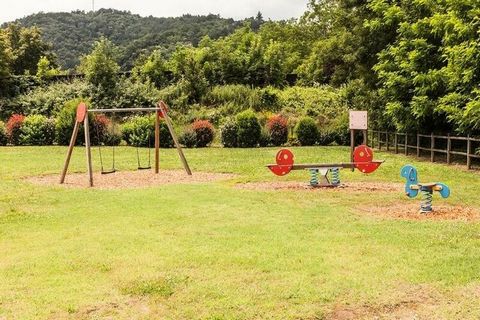 Friendly and calm, the Résidence Les Belles Rives, located on the left bank of the Dordogne with the river below, is an ideal vacation spot for fishing and canoeing enthusiasts. The residence benefits from a privileged location, facing the superb pic...