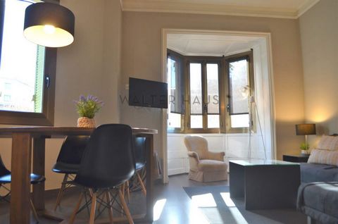 SEASONAL RENTAL. Modern 100 m2 apartment in a corner building with elevator, located on Gran Vía in Barcelona. The property has been renovated in detail, ready to move into. Apartment on the corner of a block with lots of sun. It is distributed in a ...