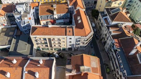 We present you your next investment. A building, consisting of 4 studios and a terrace, with a license and active Local Accommodation business, in Campolide, Lisbon. The active AL business is called 