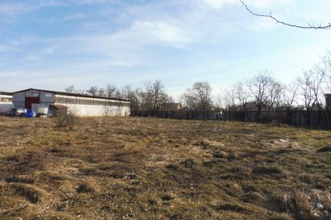 Warehouse 42500m2 in an industrial area near Iskar Station, Convenient location with quick access to the Ring Road, Sofia Airport, Iskar Railway Station, metro station, excellent TIR access, built infrastructure, convenient public transport, gas 150m...