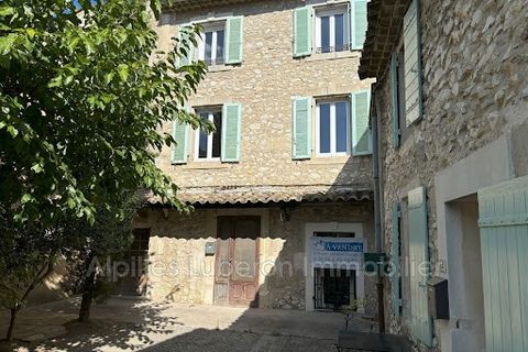 In the heart of the village, Beautiful stone house with 3 apartments and a workshop. The first accommodation free of any occupation, on the 1st and 2nd floor offers a living room, living room, kitchen, bathroom and 2 bedrooms. From the top floor, nic...