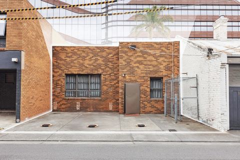 Teska Carson is pleased to present 20 Chapel Street, Cremorne for sale by Public Auction on Thursday 6th March 2025 at 1pm on-site.  Key attributes of this offering include: - Perfectly positioned office/warehouse/showroom situated in the heart of Cr...