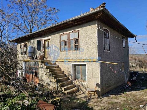 Top Estate Real Estate offers you a house with a well and additional buildings in the village of Stefan Stambolovo, Veliko Tarnovo region. The village of Stefan Stambolovo is located 14 km from its municipal center in the town of Stambolovo. Polski T...