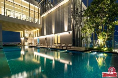 Hyde Sukhumvit 11 Studios: 26.37 to 27.57 sqm 1 beds: 33.43 to 47.75 sqm 2 beds: 52.39 to 63.78 sqm 3 beds: 85.30 sqm Duplex 2 beds: 63.12 sqm Open plan living and dining with a small balcony looking out towards the city skyline. All the bedrooms hav...