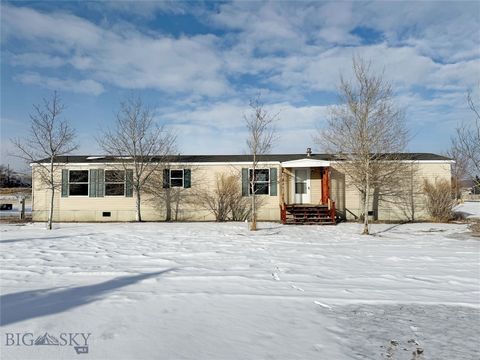 This manufactured home, built in 2010-2011, is not on a permanent foundation. It is well skirted, in very good condition, on a half-acre lot with several mature trees. It is on city water & sewer, in an excellent location, close to schools and downto...