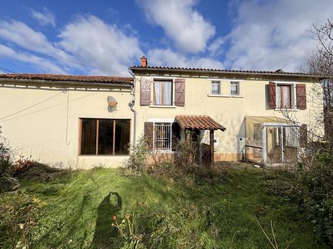 This character home comes with extensive habitable space, a barn, a garage and over 3500m² of land. The property has numerous character features (exposed stone walls, fireplaces, beams, etc.) and also the house benefits from fantastic countryside vie...