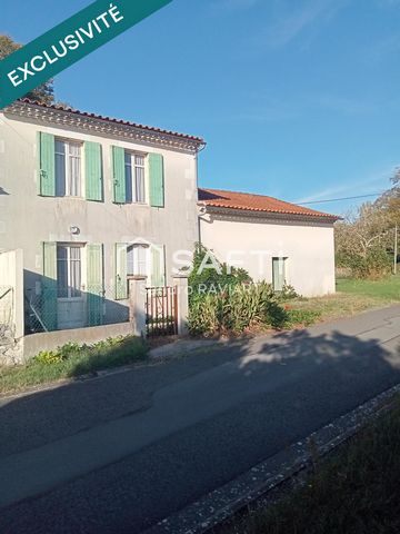 Sandro de chez SAFTI Vous présente cette maison sur la commune de Anglade de 75m² + 52m² de garage et chai de 40m² mitoyenne d'un côté à rénové dans ça totalité sur une parcelle de 700m² Elle se compose d'une entrée donnant sur la cuisine et séjour ,...