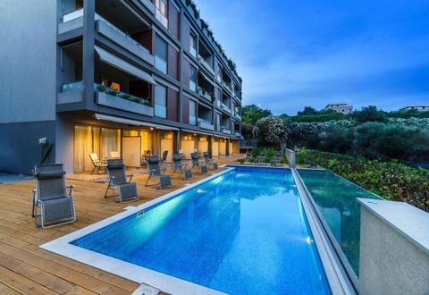 A stunning hotel situated in one of Split's most sought-after areas, just a 5-minute walk from the popular Žnjan Beach. This exceptional property combines luxury, comfort, and functionality, while its prime location provides easy access to all essent...