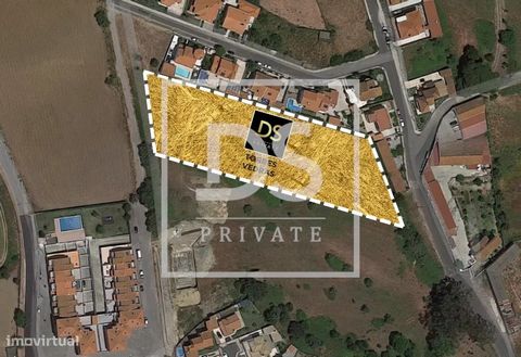 Terreno com ótimas características e potencialidades para construção de Moradias na Póvoa da Galega, próximo da Venda do Pinheiro -Mafra: Área e Localização: O terreno possui uma área de 7406 m2 e está localizado na Póvoa da Galega, a zona envolvente...