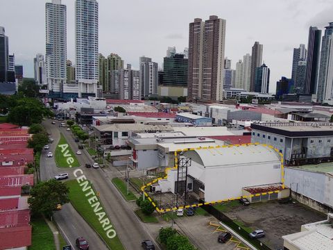 Localizada na via principal da Costa del Este , esta cozinha oferece uma excelente oportunidade para empresas que necessitam de um amplo espaço numa das zonas mais exclusivas e de rápido crescimento da cidade. Com 800 m² de terreno e 1.272,52 m² de c...