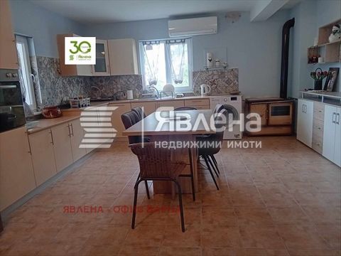 Yavlena Agency offers an EXCLUSIVE one-storey house in the central part of the village of Avren, only 20 minutes from the center of Varna. The house has a built-up area of 110 sq.m. and consists of a spacious living room, with a fully equipped kitche...