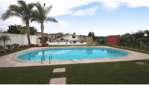 4 bedroom villa, with 4 fronts, with swimming pool, with south facade, located in Jovim, Gondomar. The house consists of 2 floors and an attic. - Basement consisting of hall, lounge, bathroom, gym and sauna; - The ground floor has an entrance hall, i...