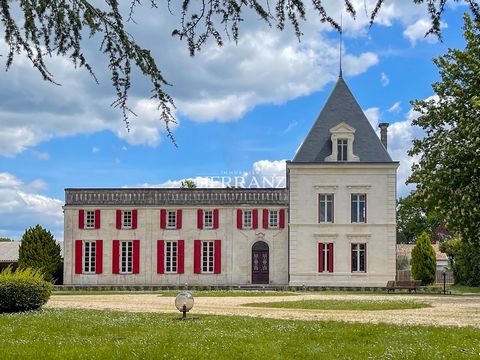 Das Hotel liegt in der Stadt Saint Martin du Bois, nur einen Steinwurf von Libourne entfernt und in der Nähe der Autobahnauffahrt und weniger als 45 Minuten von Bordeaux entfernt. Dieses erhabene Anwesen von mehr als 400 m2 in einem bewaldeten Park v...