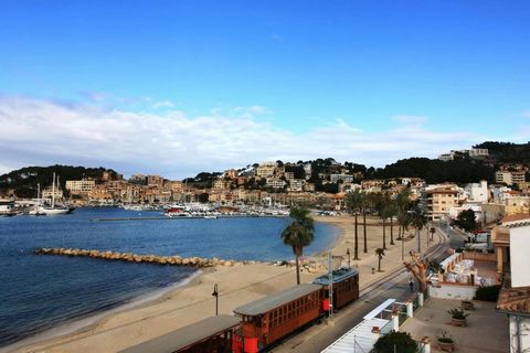 Wir präsentieren dieses exklusive Gebäude direkt am Strand, mit Panoramablick auf die Bucht und den Yachthafen von Puerto de Sóller. Diese 1970 erbaute Immobilie bietet dank ihrer privilegierten Lage und vielseitigen Konfiguration ein hervorragendes ...