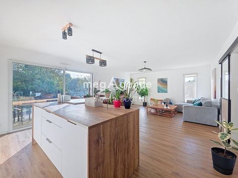 Maison récente de plain-pied avec grand terrain et vue sur la nature