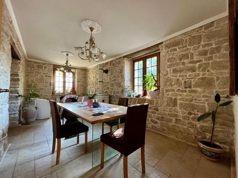 COUP DE CŒUR – Authentique maison en pierre à Port-Lesney (plus de 200 m² habitables)