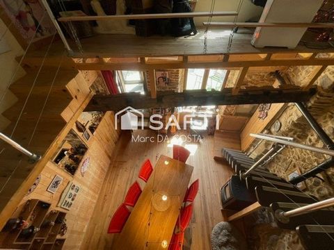 225 m² habitables, nombreuses chambres, cour intérieure. Possibilité de diviser.