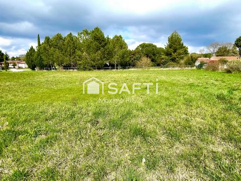 Terrain constructible 1276 m2 à Virazeil
