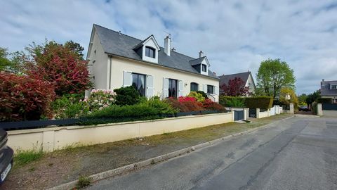Maison de 8 pièces avec garage et jardin