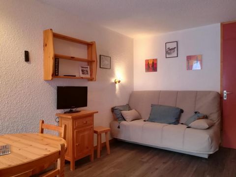 The Residence Pierrafort, without lift, is in the Crève Coeur area of Valmorel. It is ski in/ski out and just 80 m from the ski school. All the amenities and shops are just 25 m away from the residence. There is a ski hire shop, a small supermarket a...