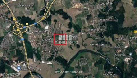 Sale of land with 3888m2 in total. With 36 meters of front and +/- 90 meters long. Located in residential area, with good access in Touguinha, Vila do Conde. Ref.: PV10174 FEATURES: Land Area: 3 888 m2 Area: 3 888 m2 Useful Area: 3 888 m2 Energy Effi...