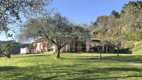 DESCRIPTION Nature-surrounded villa a few chilometers from the historic center of Sarzana, with garden of around 3.000sqm. The main building is developed on two levels and consists of wide outside porch with dining and lounging area, double living ro...