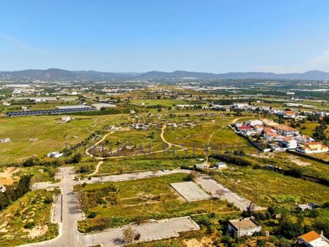 Land in Faro in an urban area for allotment of 157 dwellings of which Housing and commercial with 31.120m2. In this subdivision it will be possible to implant swimming pools and leisure areas that will be of a private nature for the lots to which the...