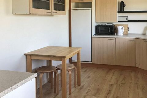 At Fjerritslev you will find this apartment with beautiful with panoramic views of the Limfjord, which has good fishing opportunities. Herring, mackerel and sea trout can be caught here during the season. On the plot there is a wilderness bath and sa...