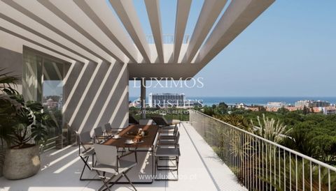 Apartment with a with sea view , for sale in Vilamoura, Algarve. Built with superior materials and a contemporary style . The property features three bedrooms , one of which is en suite , as well as a large living and dining area with access to a spa...