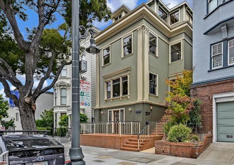 2822 Van Ness Ave. is an architecturally stunning early 1900’s building that has been fantastically converted into beautiful and spacious office space. Excellently located between Chestnut Street and Lombard Streets, this century-old, four story offi...