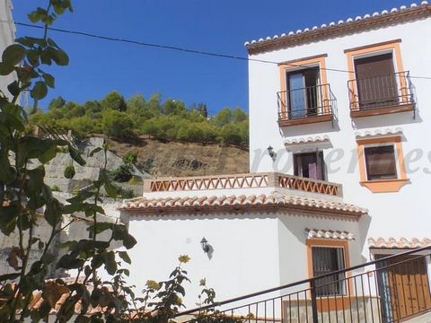Modern town house in Salares.