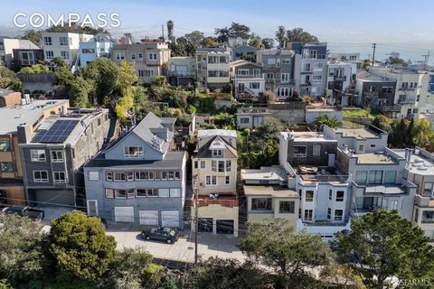 Welcome to 1039 Carolina, a charming cottage nestled in the heart of vibrant Potrero Hill. This home is an exciting opportunity for the savvy buyer with an eye for potential. Liveable as-is with breathtaking city views, this home offers a canvas for ...