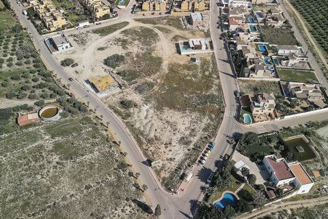Urban plots less than 10 minutes from the beach. They are located in Huerta Nueva in Los Gallardos. An ideal location and orientation with great views. We have various sizes, from 344 m² to 506 m² and have all the services at your disposal. Prices ra...