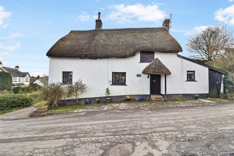 Owning this cottage is owning part of Devon’s rich history. In fact, this is the second time the current Vendor has owned it in the past 20 years! There is a cobbled area at the front to either side of the thatched porch which provides for parking. T...