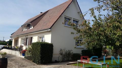 Axis ROUEN / BOURG-ACHARD, In quiet residential area, we offer this house in very good condition with an area of 170m2 Fast A13 access It consists of: -on the ground floor: an entrance, a large living room with sliding bay window south-west exposure ...
