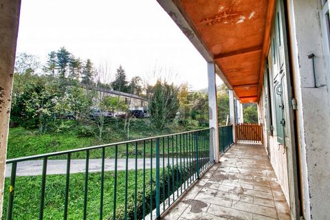 Near Chamborigaud, in the heart of a village on the edge of the Luech. Apartment T3 of about 56m2 with Studio of 33m2 (all overlooking balcony). The property has 2 bright living rooms with open kitchen, 2 spacious bedrooms, 2 bathrooms. Possibility t...