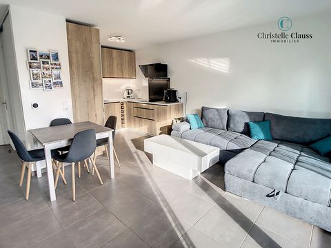 Bright T2 apartment with a living area of 45.47m2 for sale, ideally located close to amenities and shops, 5 minutes from the findrol motorway entrance, 20 minutes from Geneva. This bright apartment is on the 2nd floor of a small recent condominium an...